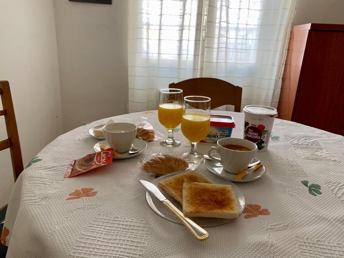 Habitacion Con Desayuno - Room With Breakfast อารันเควซ ภายนอก รูปภาพ